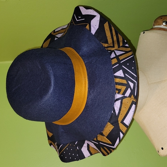 Hat - Picture 2 of 7